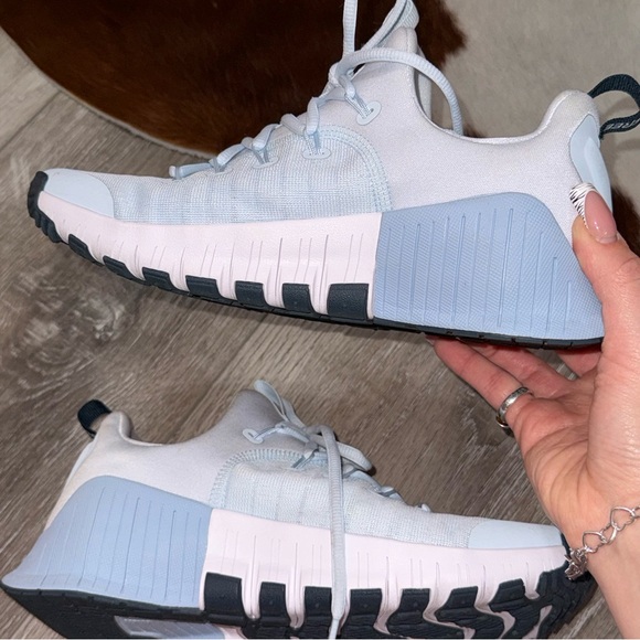 Nike Metcon 6 Women's Light Blue Athletic Shoes - Picture 6 of 8